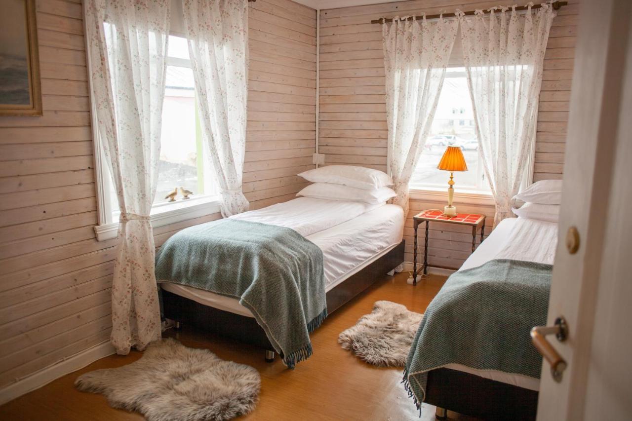 Отель Soffia'S House Siglufjordur Экстерьер фото