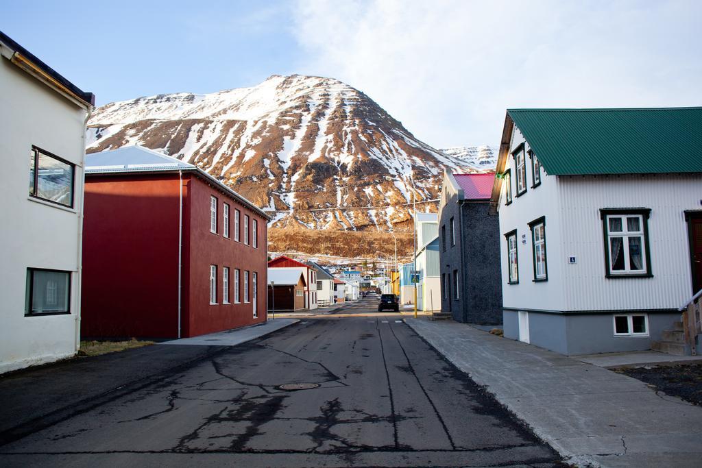 Отель Soffia'S House Siglufjordur Экстерьер фото